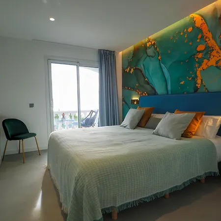 Blue Hill - Only Adults Apartment Sitges