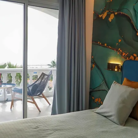 Bluehillsitges - Only Adults Apartment