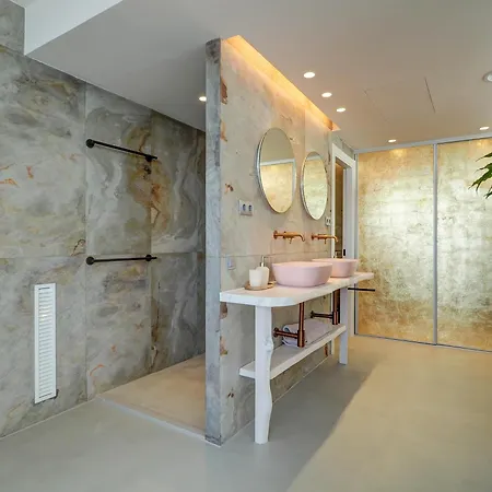 Bluehillsitges - Only Adults *