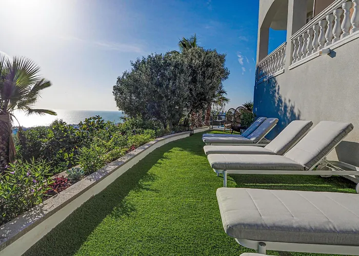 Bluehillsitges - Only Adults *