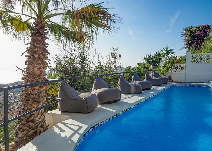 Bluehillsitges - Only Adults *