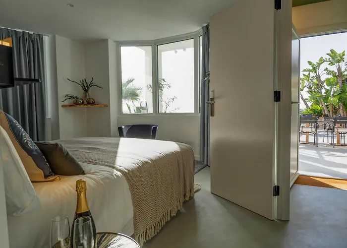 Bluehillsitges - Only Adults *