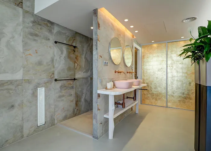 Bluehillsitges - Only Adults *