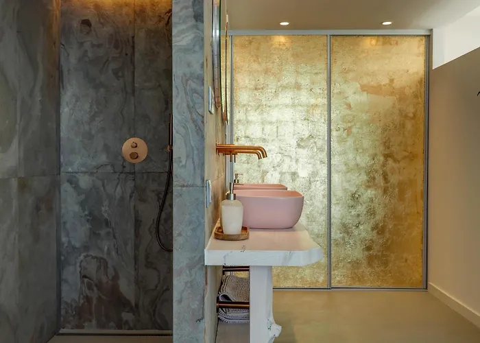 Bluehillsitges - Only Adults * Сиджес