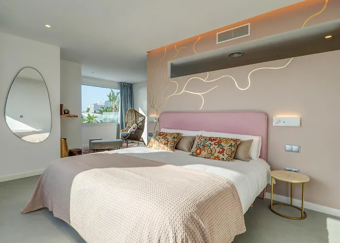 Bluehillsitges - Only Adults