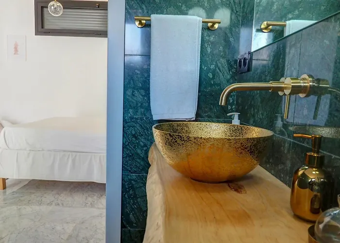 Bluehillsitges - Only Adults Сиджес