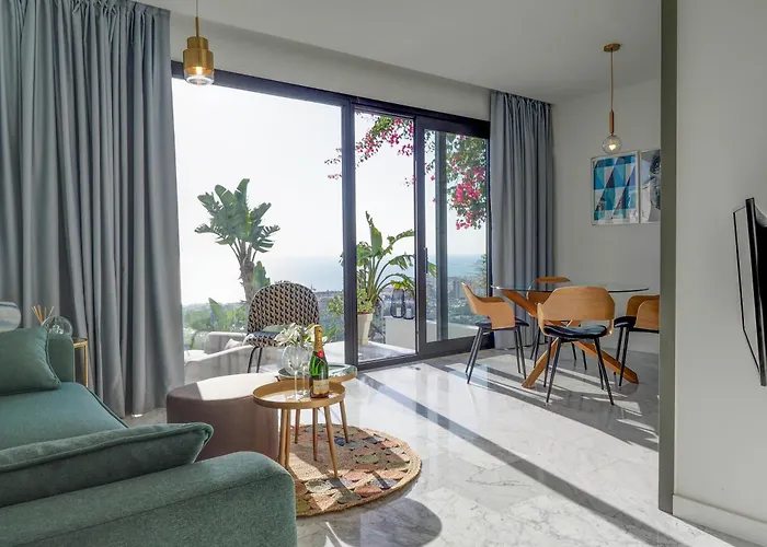 Bluehillsitges - Only Adults * Sitges