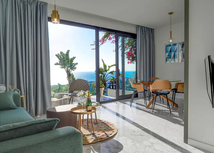 Bluehillsitges - Only Adults * Sitges