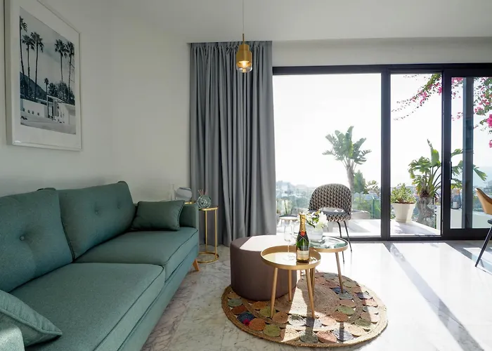 Bluehillsitges - Only Adults